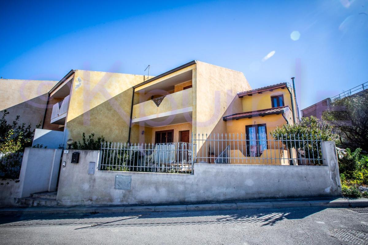 Le Api Hotel Cagliari Exterior photo